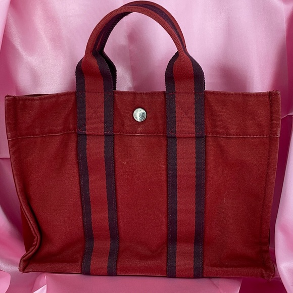 Hermès Fourre Tout PM tote bag in red canvas with black and red striped handles - Picture 2 of 15